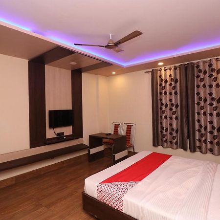 Oyo 33387 Laxmi Lawn And Resort Suite Lucknow Ngoại thất bức ảnh