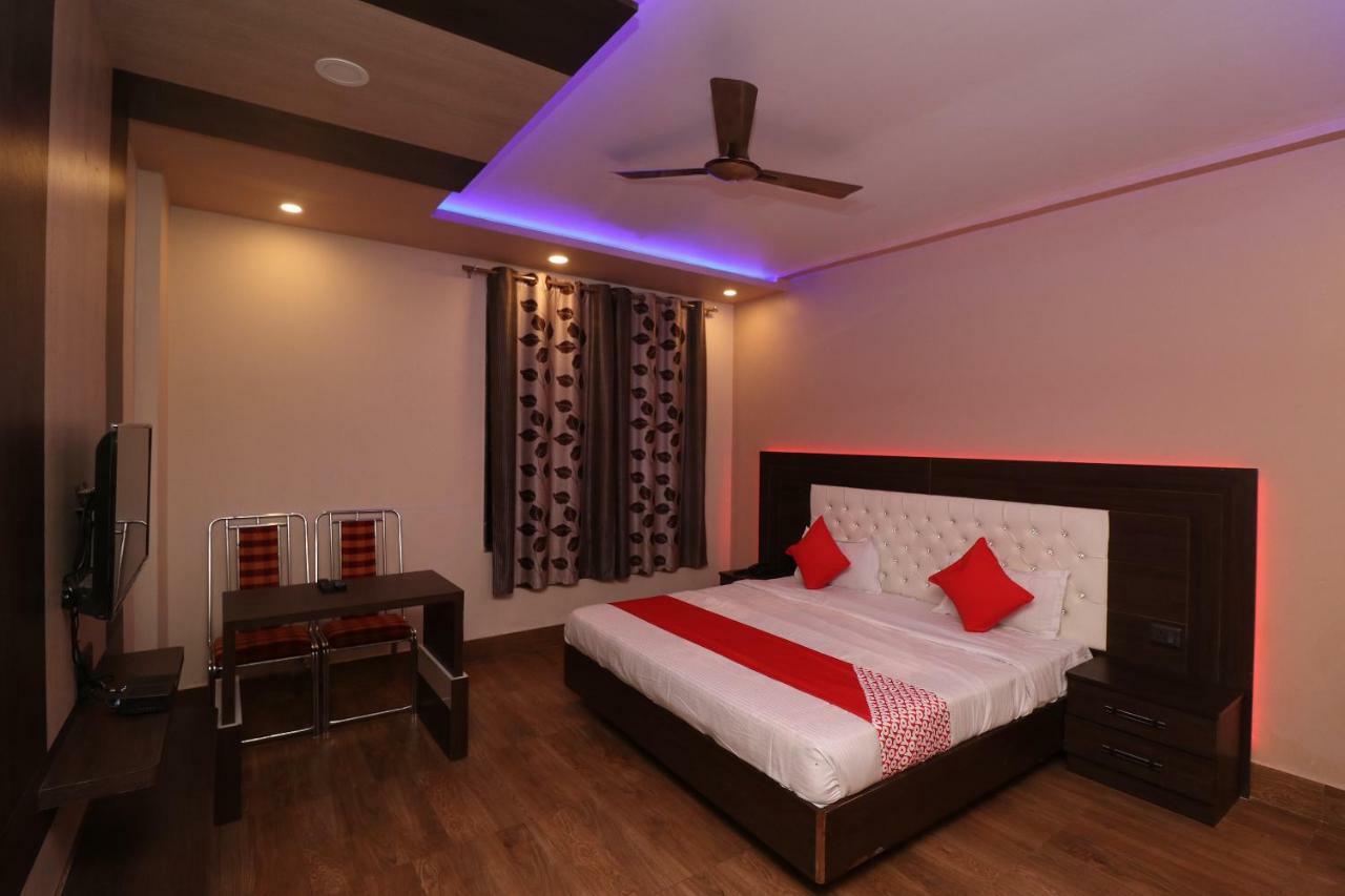 Oyo 33387 Laxmi Lawn And Resort Suite Lucknow Ngoại thất bức ảnh