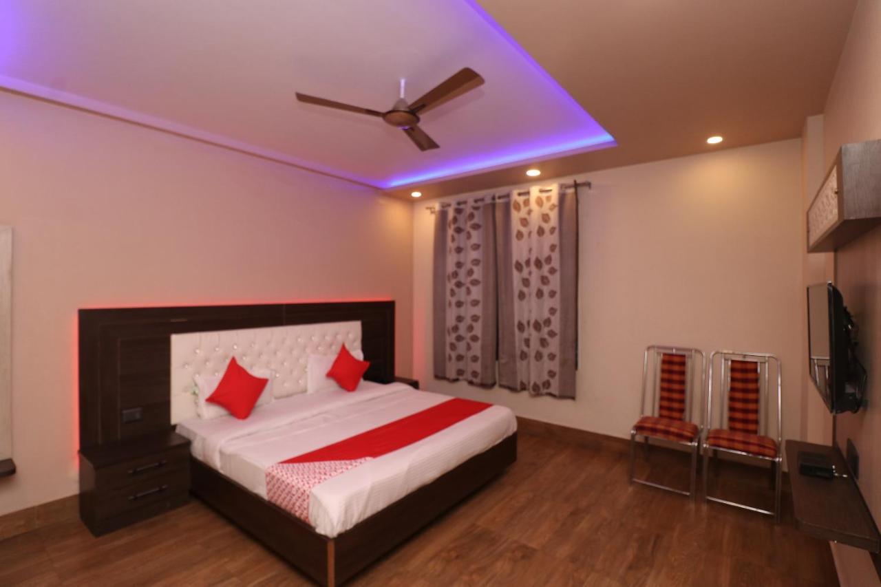 Oyo 33387 Laxmi Lawn And Resort Suite Lucknow Ngoại thất bức ảnh