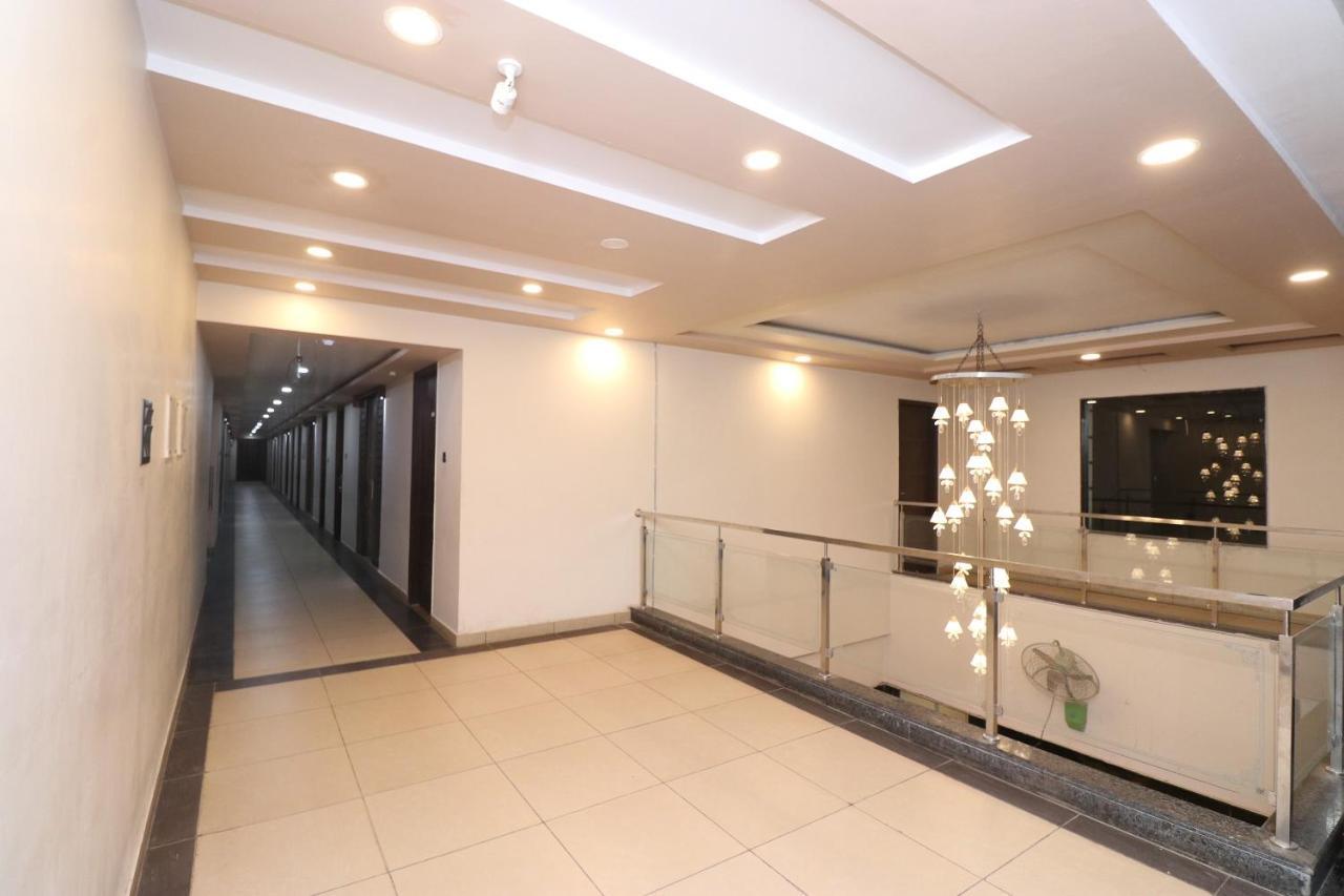 Oyo 33387 Laxmi Lawn And Resort Suite Lucknow Ngoại thất bức ảnh