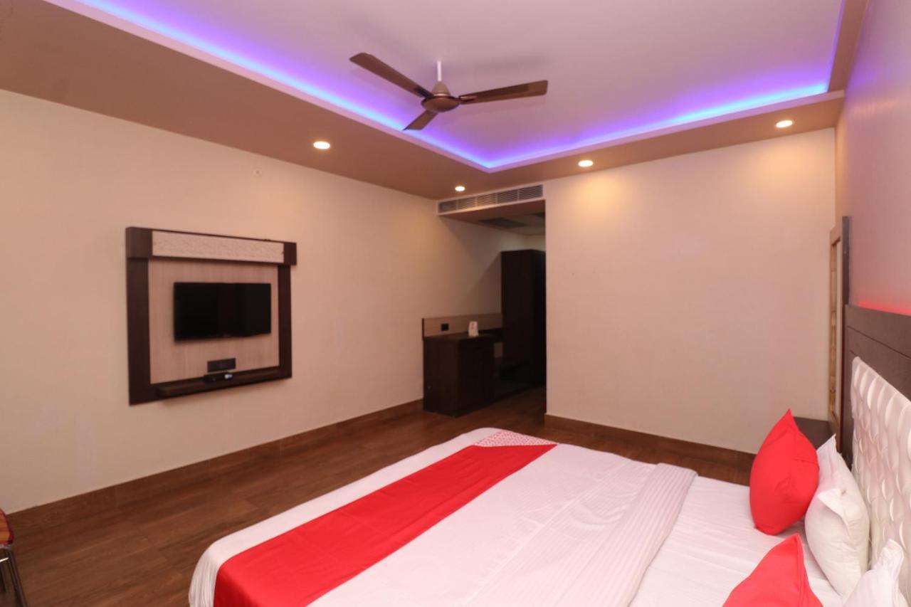 Oyo 33387 Laxmi Lawn And Resort Suite Lucknow Ngoại thất bức ảnh