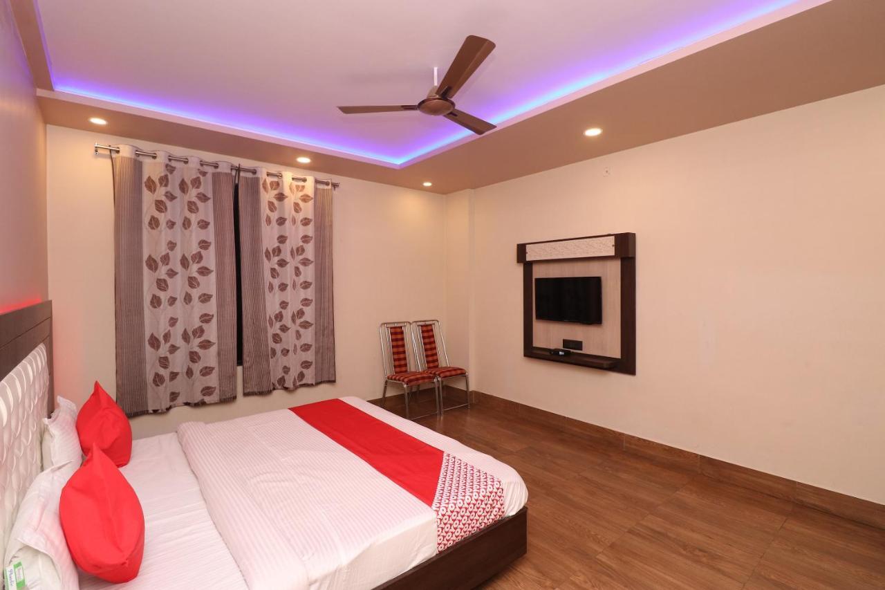 Oyo 33387 Laxmi Lawn And Resort Suite Lucknow Ngoại thất bức ảnh