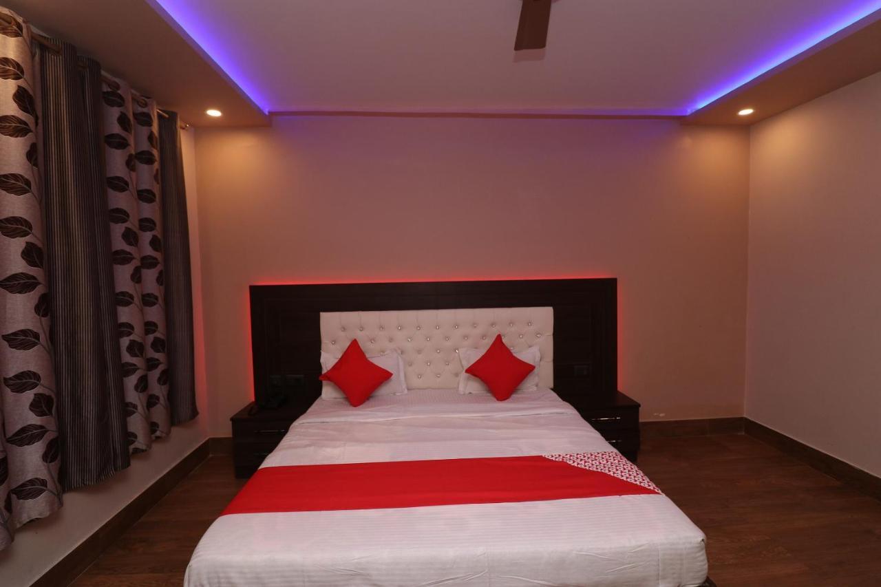 Oyo 33387 Laxmi Lawn And Resort Suite Lucknow Ngoại thất bức ảnh